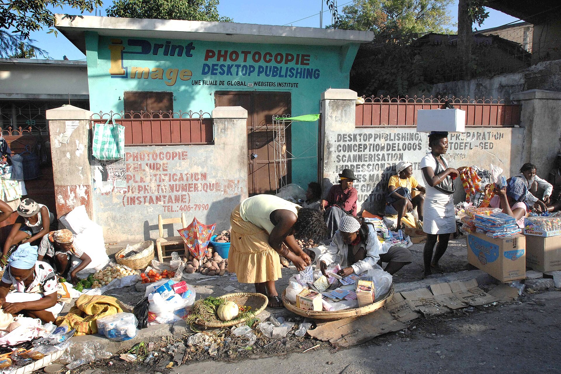 Street vendors in Port-au-Prince